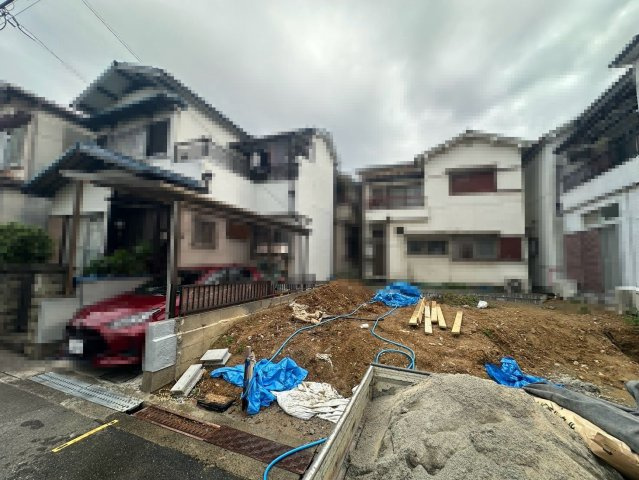 土塔町２期　新築一戸建の外観|【浴室乾燥機付きです】一坪以上の浴室でのびのび一日の疲れを癒して下さいね！浴室に窓が付いているので、換気ができて湿気やカビ防止になりますよ♪