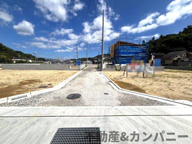 砥部町川井9区画の前面道路含む現地写真|前面道路含む現地写真です