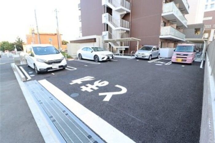 LIGHT  HOUSEの駐車場