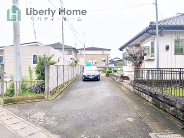 土浦市摩利山新田第4　新築戸建の前面道路含む現地写真