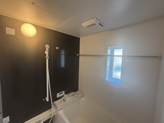 CRADLE GARDEN小牧市藤島第1｜名古屋市の戸建ならホームアップの浴室|【売主施工例】浴室乾燥機付きで雨の日のお洗濯もラクラク♪