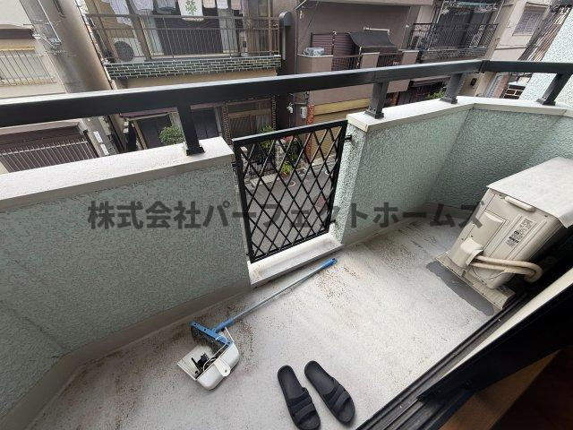 中神田町戸建　賃貸のバルコニー|広々としたバルコニーです