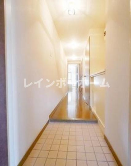 カサグランデ大宮の玄関