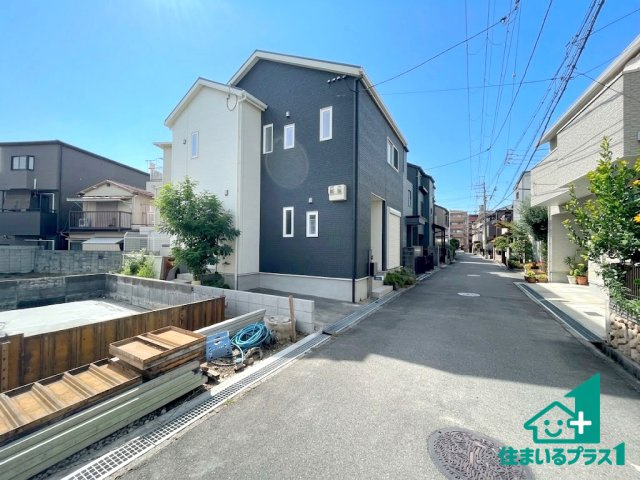 ■箕面市瀬川　第1期　新築一戸建ての前面道路含む現地写真|周辺は落ち着いた街並みの住宅地！子育てがしやすい住環境です！まだ未完成ですが、現地でしかわからない事もございます。是非一度ご覧ください。
