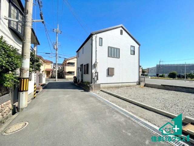 ■箕面市瀬川　第1期　新築一戸建ての前面道路含む現地写真|周辺は落ち着いた街並みの住宅地！子育てがしやすい住環境です！まだ未完成ですが、現地でしかわからない事もございます。是非一度ご覧ください。