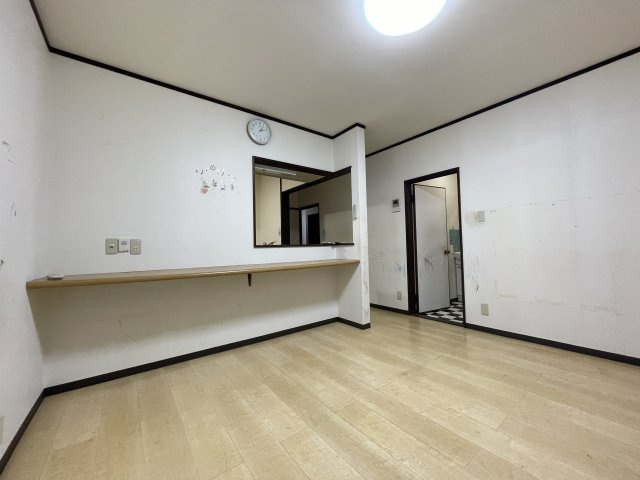 長岡京市馬場見走り20-51貸家の居間・リビング