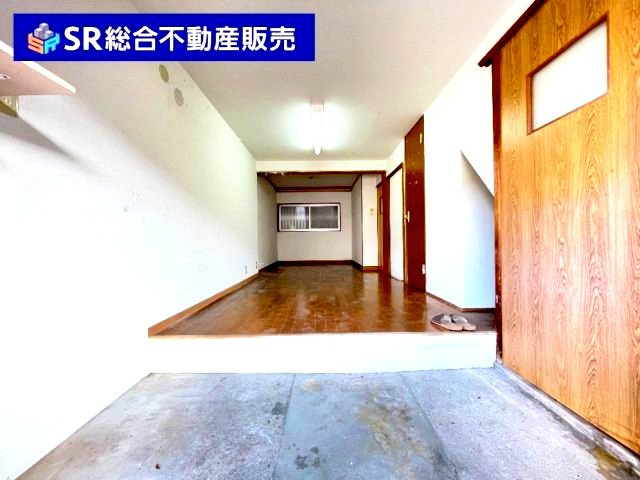 末広町中古戸建の洋室|1F　8.8帖。広々とした洋室です！