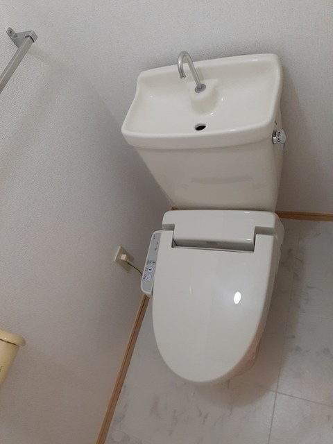 コーポサカイⅢのトイレ|落ち着いたトイレです