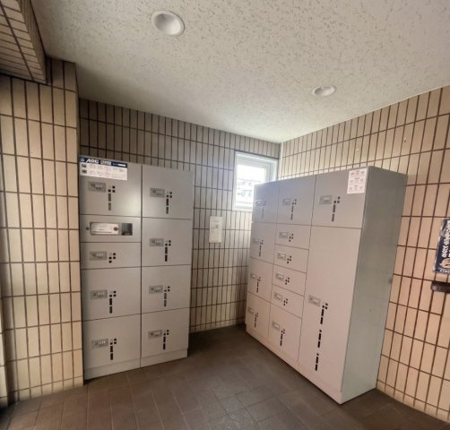 スプラウトマンション須惠の設備|宅配ボックス付き！不在時にも荷物を受け取れるので便利ですよ！