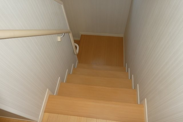 倉敷市茶屋町の一戸建ての内装|階段