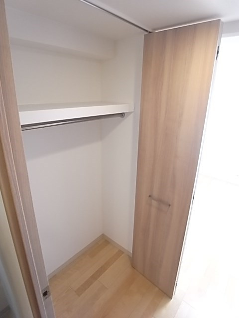 尼崎市杭瀬本町１丁目の賃貸マンションの収納