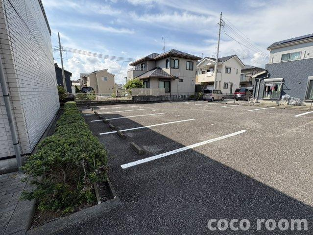 センチュリーの駐車場