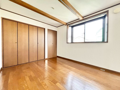 【洋室】 | 吹田市南正雀２丁目 | サイトに掲載されていない箇所の写真、撮影してお届けさせて頂きます！気になる物件で、見たい部分の画像が無い場合は、弊社スタッフまでご連絡下さいませ。お客様の気になる箇所を、カメラにて撮影して参ります！