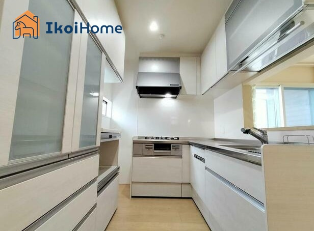 明石市大久保町福田３丁目　中古戸建のキッチン|●年中無休：当日予約可●食洗器付きのキッチンになります。食器洗いの作業が楽になり非常に便利です。