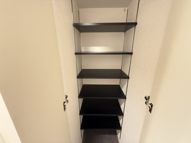 セレニテ西元町アリエの収納