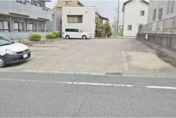 エルグランデ大平の駐車場
