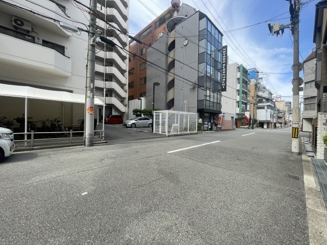 新聞印刷本社ビルの周辺