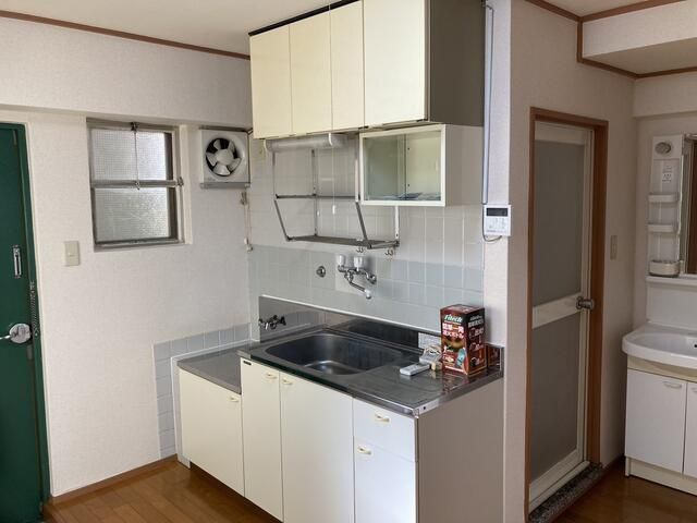 美装マンションのキッチン