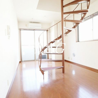 【居間・リビング】 | 原庭プレイス | 洋室のお部屋です。