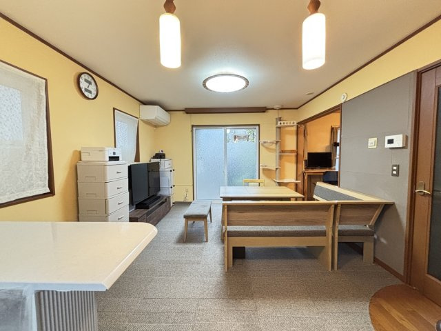 リビングや居室にも換気システムが備わっている住宅です！窓も多いので、良く風が通り、通常の窓換気も快適です♪