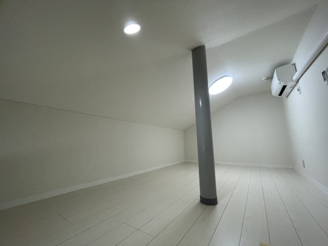 杉並区西荻南１丁目の賃貸マンションの内装|明るい室内です