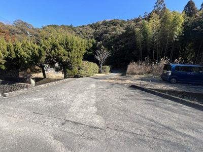 【前面道路含む現地写真】 | 中古一戸建　土佐市塚地