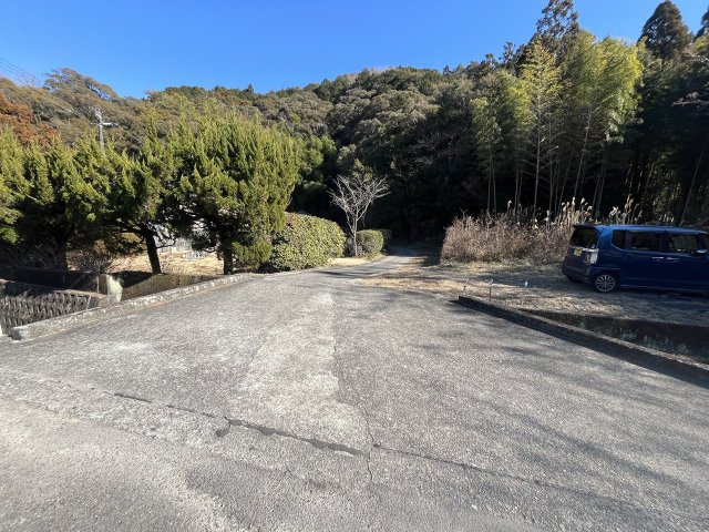 【前面道路含む現地写真】 | 中古一戸建　土佐市塚地
