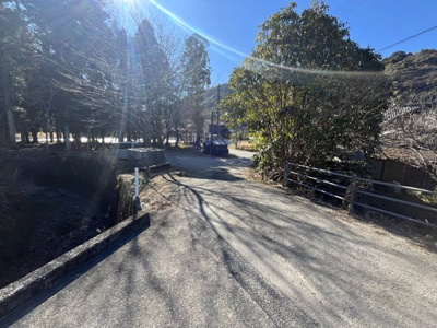 【前面道路含む現地写真】 | 中古一戸建　土佐市塚地