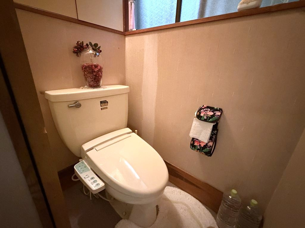伊東駅徒歩6分　利便性の良い温泉付き2LDKのトイレ