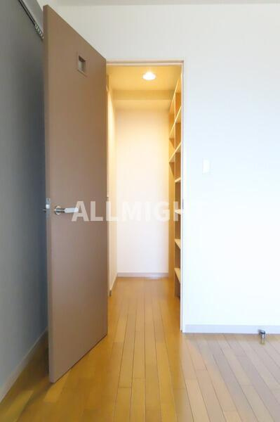 川崎市多摩区枡形４丁目の賃貸マンションの収納|別部屋参考
★お部屋探しはオールマイト不動産までご相談下さい♪【044-543-9135】