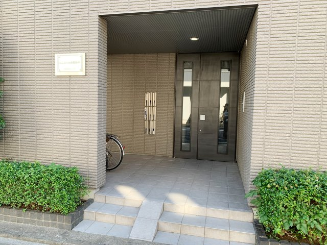 ルミエール田園調布のエントランス