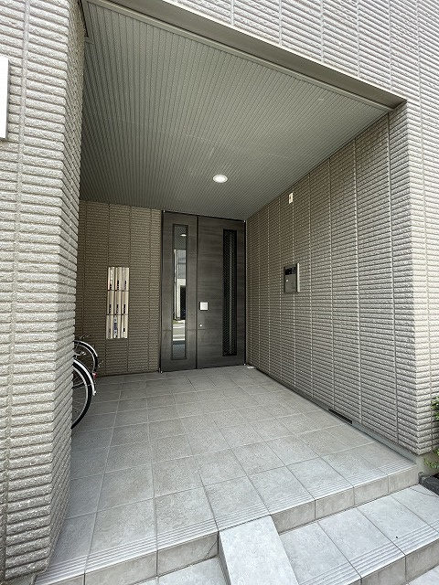 ルミエール田園調布のエントランス