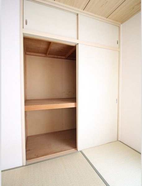 江坂ハイツの収納