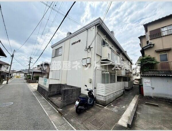江坂ハイツの外観