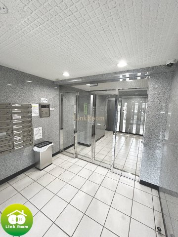 スカイコート東陽町WESTのエントランス