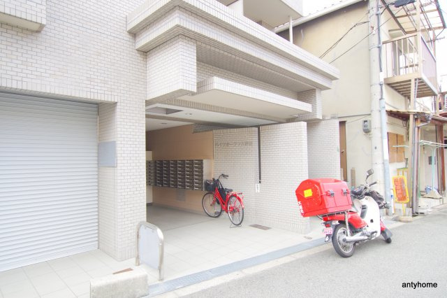 ハイツオークラ天神橋　仲介手数料無料のエントランス