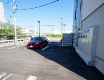 エルグランドパティオ参番館の駐車場|敷地内に駐車場が敷地内にございます