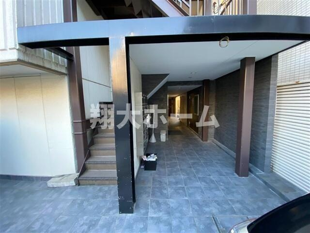 白岩ビルのエントランス