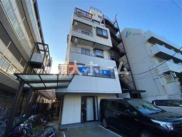 白岩ビルの外観