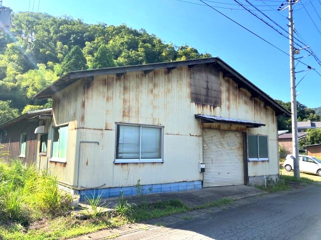 城崎町上山　倉庫