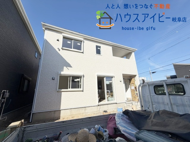 岐阜市六条片田新築建売全2棟！三里小学校まで徒歩12分！ドン・キホーテまで徒歩11分！お車3台可能！