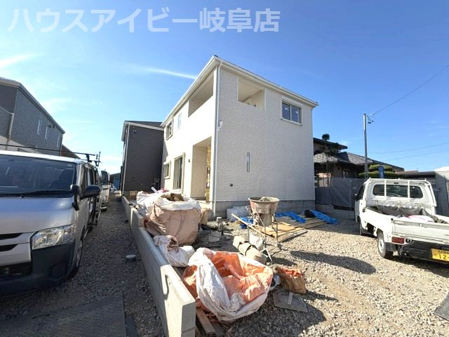 岐阜市六条片田新築建売全2棟！三里小学校まで徒歩12分！ドン・キホーテまで徒歩11分！お車3台可能！の前面道路含む現地写真|岐阜市六条片田新築建売全2棟！三里小学校まで徒歩12分！ドン・キホーテまで徒歩11分！お車3台可能！