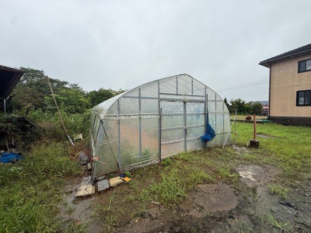 【庭】 | 稲敷市江戸崎甲　ビニールハウス付き庭　5LDK