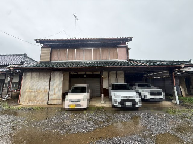 【駐車場】 | 稲敷市江戸崎甲　ビニールハウス付き庭　5LDK
