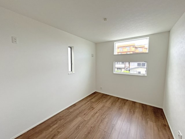 販売予定【瑞穂区白砂町 3号棟】収納充実/ファミリーCLの洋室|○同仕様施工例　2階洋室