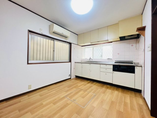 妙法寺字池町貸家の居間・リビング