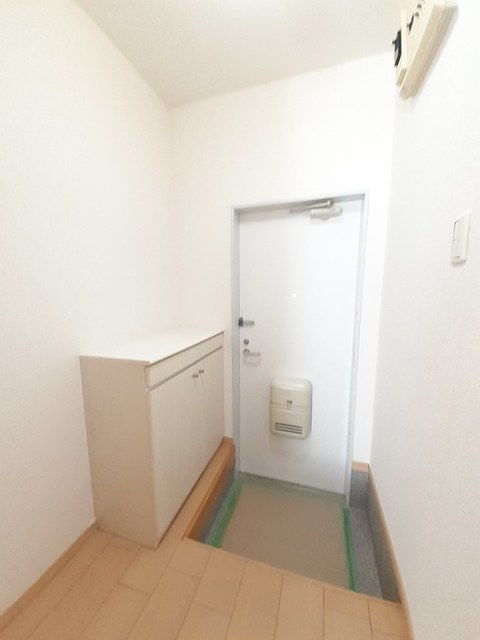 ブライトハウス串田　A棟の玄関