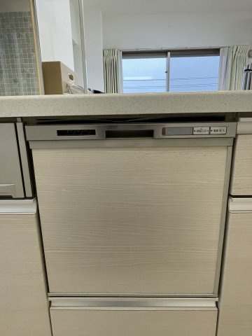 アルファライフ城東築山のキッチン|面倒な後片付けをサポートする食器洗浄乾燥機付きで、食後の時間を家族との団らんにゆっくり充てられます。