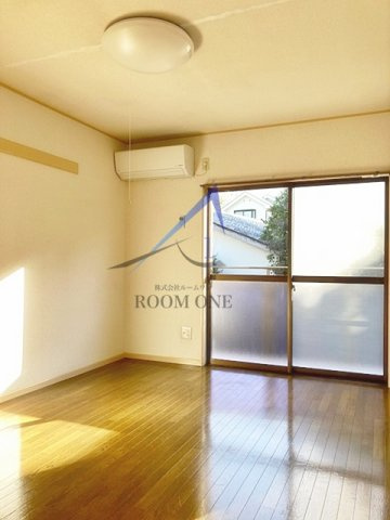 ビラ松木 の居間・リビング|洋室のお部屋です。