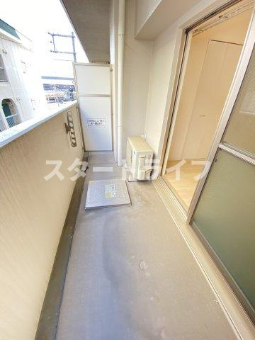 大阪市淀川区宮原１丁目の賃貸マンションのバルコニー